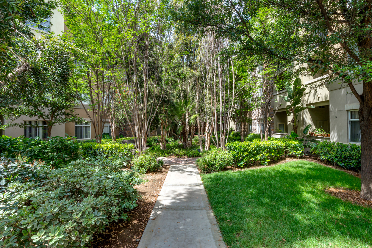 The Madison at Town Center Luxury Valencia Apartments