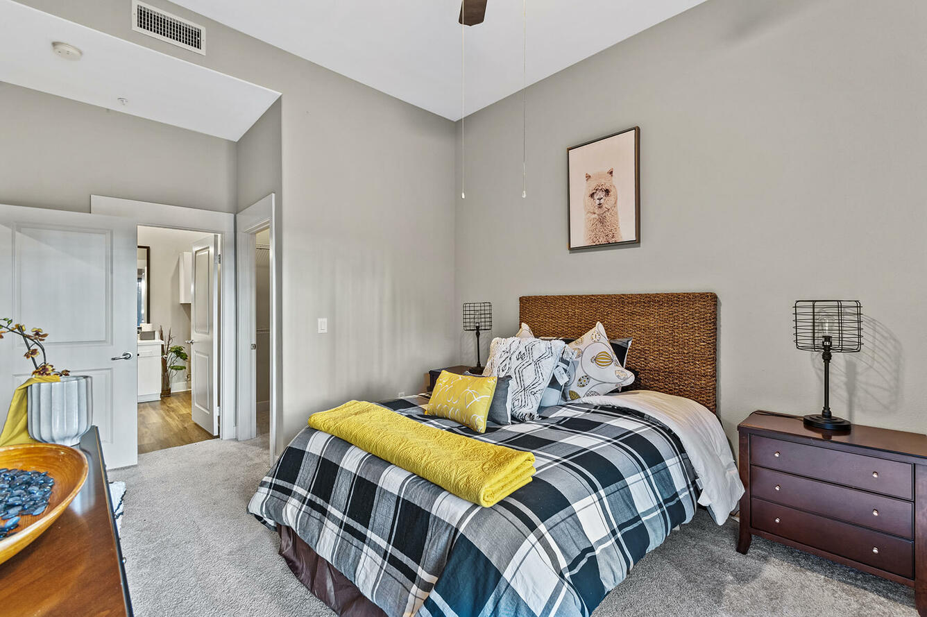 The Madison at Town Center Luxury Valencia Apartments